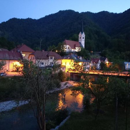 Riverside Villa Avo - Apartment Martin Spodnja Idrija Esterno foto