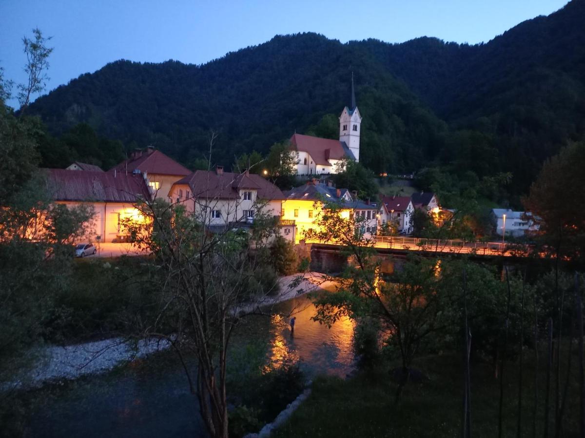 Riverside Villa Avo - Apartment Martin Spodnja Idrija Esterno foto